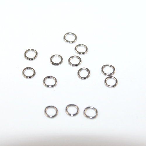 4mm x 0.7mm 304 Stainless Steel Closed Ring - 10 Pieces