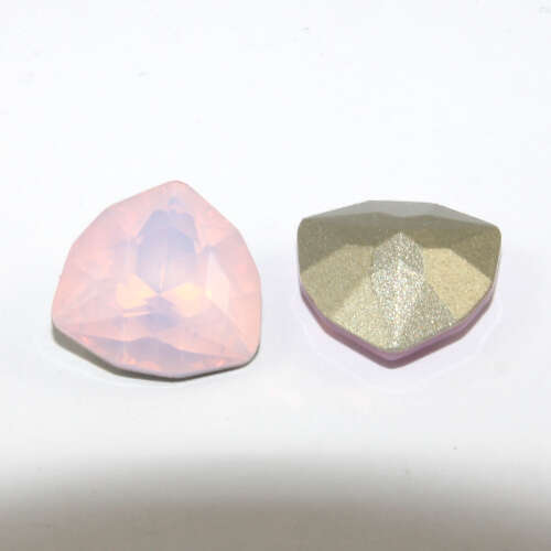 17mm 4706 Trilliant - Rose Water Opal